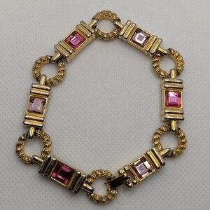 ✨ Vintage Glamour: Pink Crystal & Gold-Tone Link Bracelet ✨